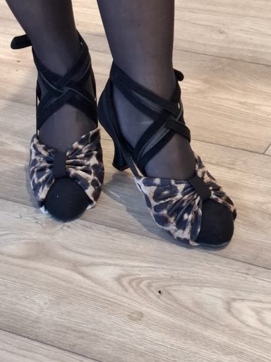 Bold Leopard Print Design Bow Style Leopard Print