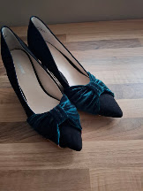 Dark Green Velvet Bow Style